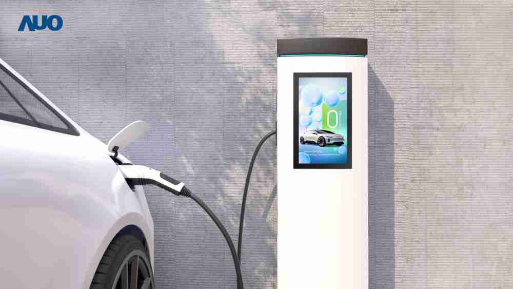 友達〝EVSE車用充電樁解決方案〞專為電動汽車充電樁設計，，具有高亮度、、克服戶外艱難環境的耐溫、、、耐紫外線等特性，，，，並搭載散熱性及擴充性強的高效能工業電腦，，，可實現人機互動訴求，，，，如資訊顯示、、、、支付等應用